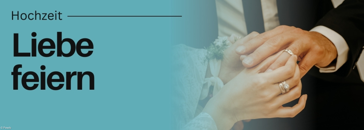 2 Hände beim Ringtausch