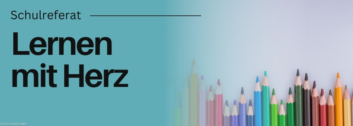 Buntstifte nach Farben geordnet und nebeneinander liegend in einer Reihe.