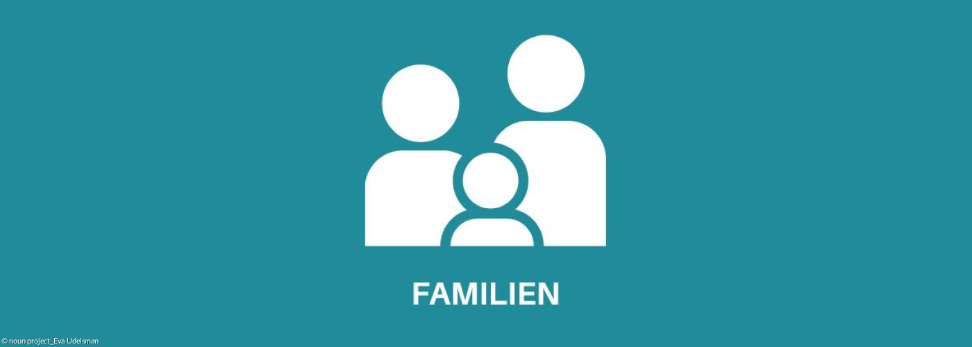 Icon mit drei Personen, davon eine kleiner als die anderen beiden. Darunter steht in Großbuchstaben: Familien