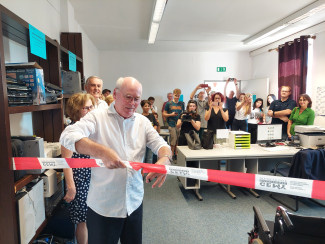 Thomas Langhoff eröffnet den Leihladen Straubing