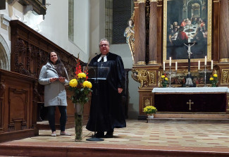 v.l. Prof. Dr. Maren Bienert und Dekan Jörg Breu